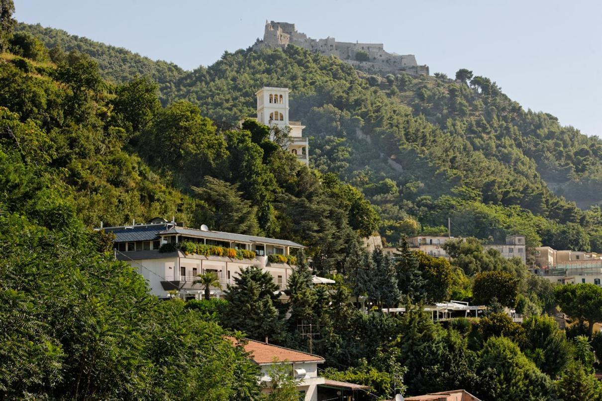 Poseidon- Boutique & Events 4*